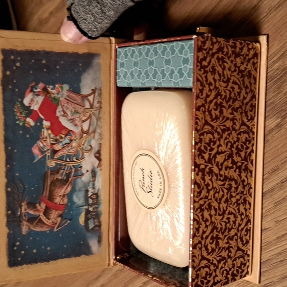 Punch Studio Other - Apple cinnamon soap, Plays We wish you a merry christmas/ BUNDLE ONLY 2OR MORE